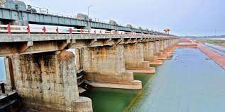 Godavari Falls At Dhavaleswaram Godavari Falls At Dhavaleswaram-TeluguStop.com