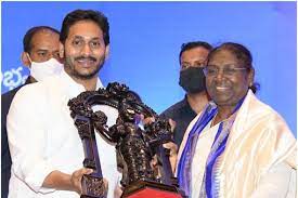  Ap Cm Jagan Met With President Draupadi Murmu-TeluguStop.com