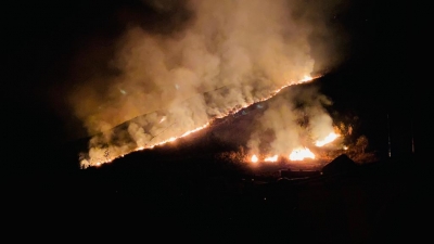 Drought, Heatwaves Trigger Bushfires In China's Chongqing Drought, Heatwaves Trigger Bushfires In China's Chongqing-TeluguStop.com