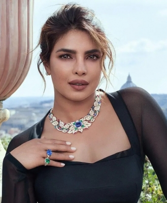  'eternally Confused And Eager For Love' Finds A Fan In Priyanka Chopra-TeluguStop.com