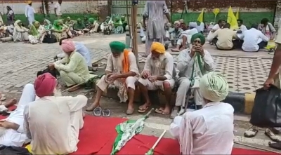  Farmers Reach Jantar Mantar, Delhi Borders Witness Massive Jams (ld)-TeluguStop.com
