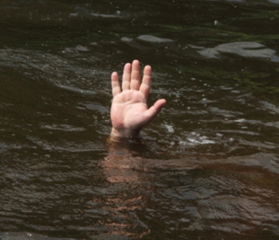  Five Children Drown To Death In Gujarat Village (ld)-TeluguStop.com