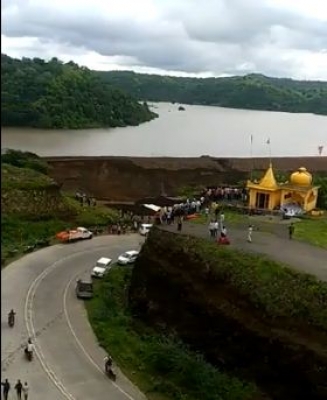  Flood Averted With Release Of Water From Karam Dam In Mp, Oppn Questions Govt-TeluguStop.com