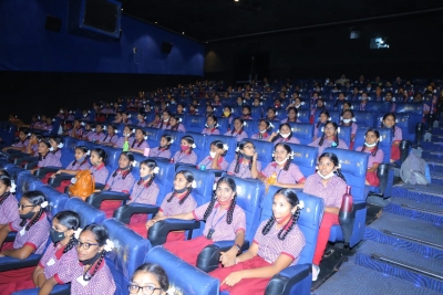  Free Screening Of 'gandhi' Begins In Theatres Across Telangana-TeluguStop.com