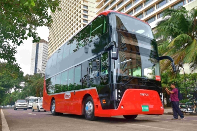  Gadkari Launches India's First Electric Double-decker Bus-TeluguStop.com