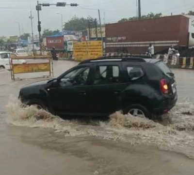  Gurugram: Heavy Rain Leads To Waterlogging In Several Areas-TeluguStop.com