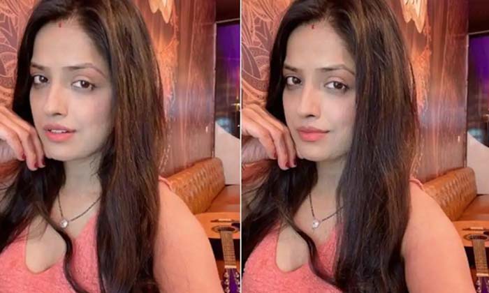 Kanishka Soni Getting Hate Her Self Marrying ,serial Actress , Self Marriage , Kanishka Soni Getting Hate Her Self Marrying ,serial Actress , Self Marriage ,-TeluguStop.com