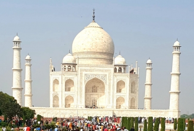  Hindu Outfits Protest After Man Barred From Entering Taj Mahal With Idol-TeluguStop.com