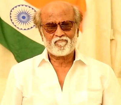  Honour Freedom Fighters By Flying The National Flag, Says Rajinikanth-TeluguStop.com