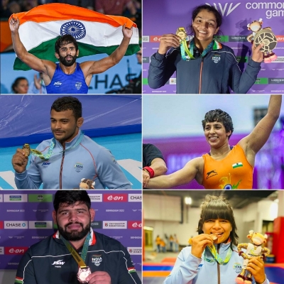  India At Birmingham 2022: Wrestlers, Lifters And Athletes Steal The Show; Paddle-TeluguStop.com