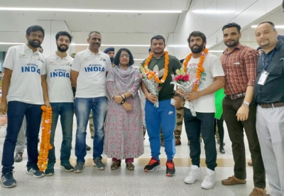 India's Commonwealth Games Heroes Start Returning To Warm Welcome India's Commonwealth Games Heroes Start Returning To Warm Welcome-TeluguStop.com