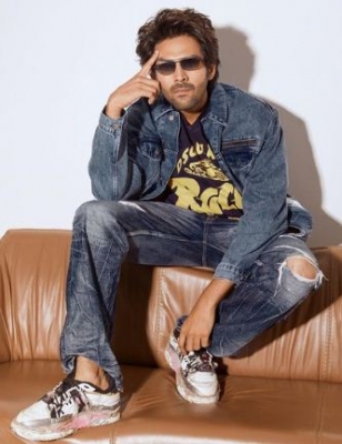 Kartik Says 'chhutti Khatam, Kaam Shuru' On 'shehzada' Kartik Says 'chhutti Khatam, Kaam Shuru' On 'shehzada'-TeluguStop.com