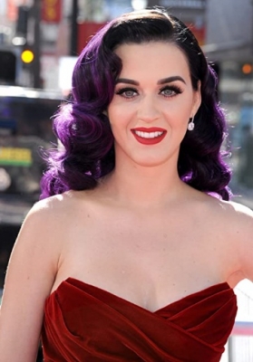  Katy Perry Issues Public Apology To Kim Kardashian-TeluguStop.com