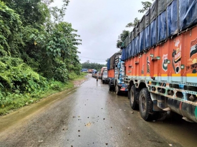  Manipur Highway Blockade: Hundreds Of Vehicles Stranded, Internet Suspended-TeluguStop.com