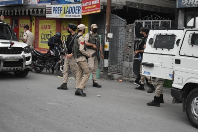  Militants Kill Non-local Labourer In J&k's Bandipora-TeluguStop.com