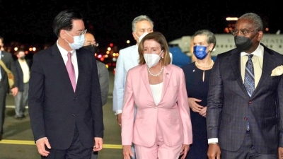  'never Give In To Autocrats': Pelosi Defends Taiwan Visit (ld)-TeluguStop.com