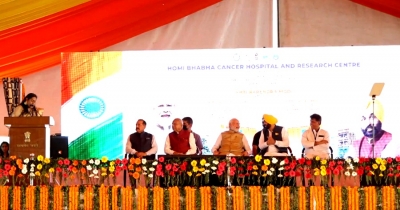  Rare Show Of Bonhomie As Modi Opens Cancer Hospital In Punjab-TeluguStop.com