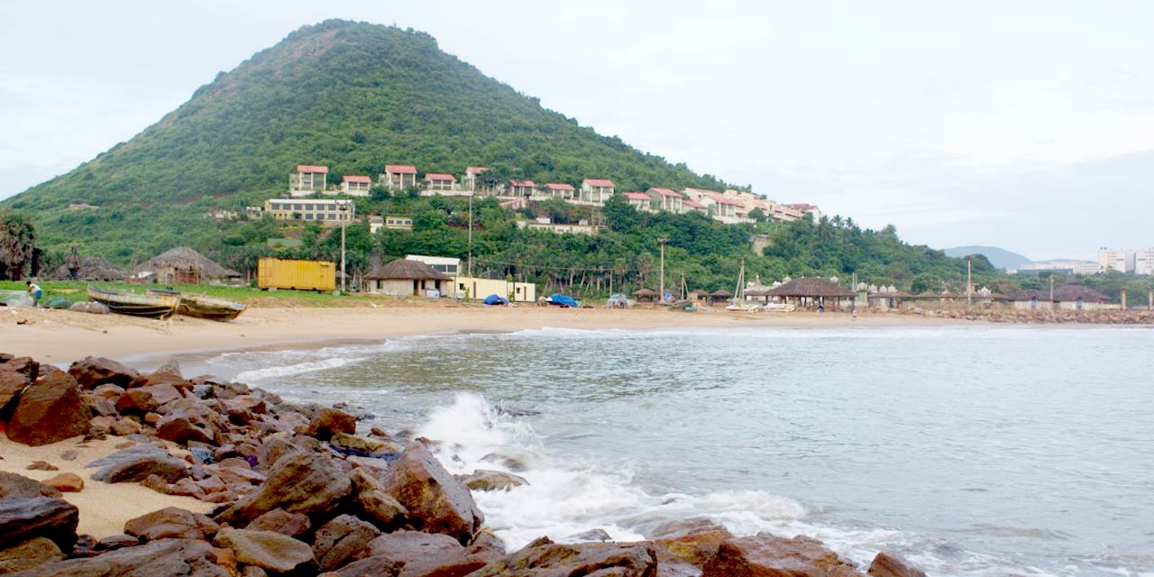  Dead Bodies On Rushikonda Beach-TeluguStop.com