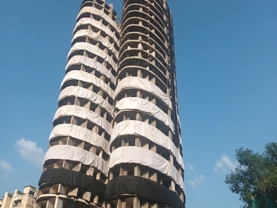  Slice Of Ukraine In Noida: A Community Under Siege At Twin Towers 'blast Zone'-TeluguStop.com