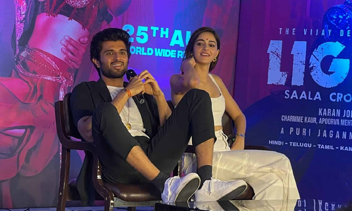  Social Media Trolls On Liger Hero Vijay Devarakonda , Film News ,liger, Social M-TeluguStop.com