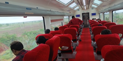  South Central Railways Gets First Train With Vistadome Coach-TeluguStop.com
