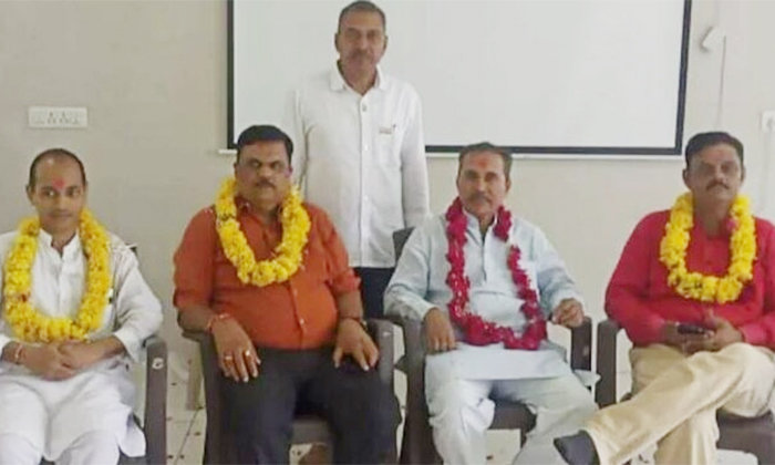 Trs Mlc Kavitha Serious Comments On Gujarat Bjp Government Details ,trs Mlc Kavi Trs Mlc Kavitha Serious Comments On Gujarat Bjp Government Details ,trs Mlc Kavi-TeluguStop.com