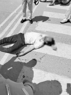  Undertrial Killed In Firing Outside Up Court-TeluguStop.com