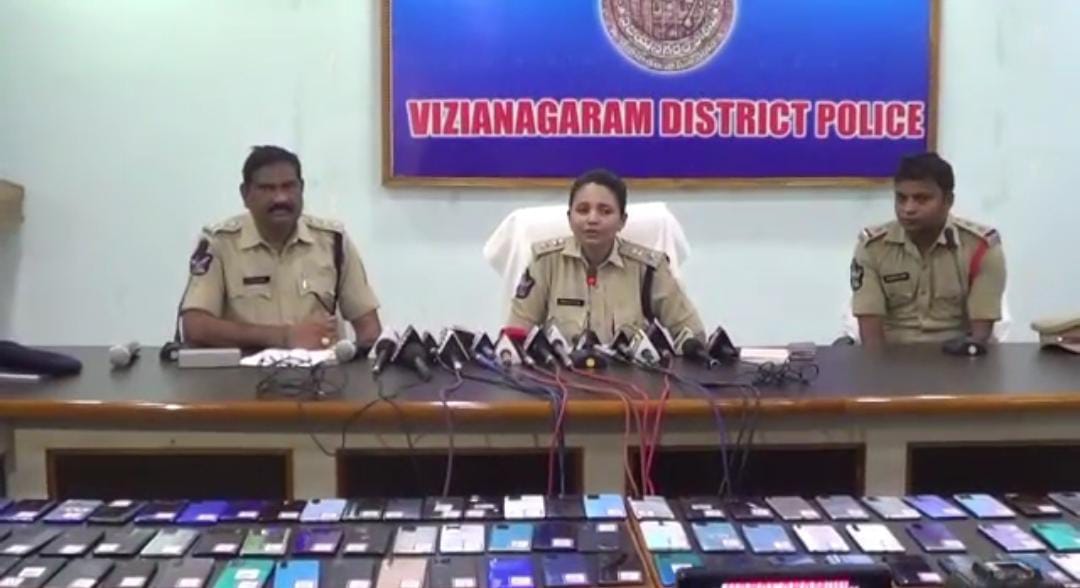  Identification Of Stolen Phones Through Special Web Portal-TeluguStop.com