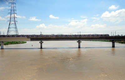  Yamuna Crosses Danger Mark In Delhi, Lg Cautions People-TeluguStop.com