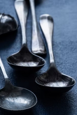  63 Spoons Found In Up Man's Stomach-TeluguStop.com