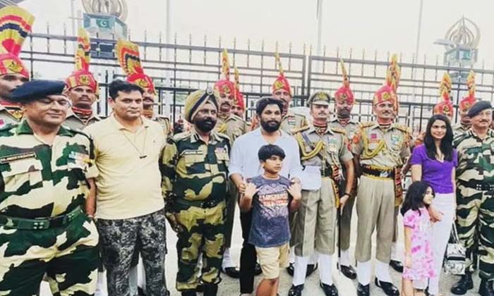  Allu Arjun Visits Wagah Border With Wife Sneha And Kids , Allu Arjun, Allu Sneha-TeluguStop.com