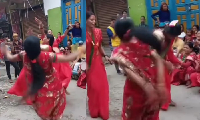 Theres Aunties Defies Gravity While Dancing, Watch Viral Video , Aunties Dance, Theres Aunties Defies Gravity While Dancing, Watch Viral Video , Aunties Dance,-TeluguStop.com