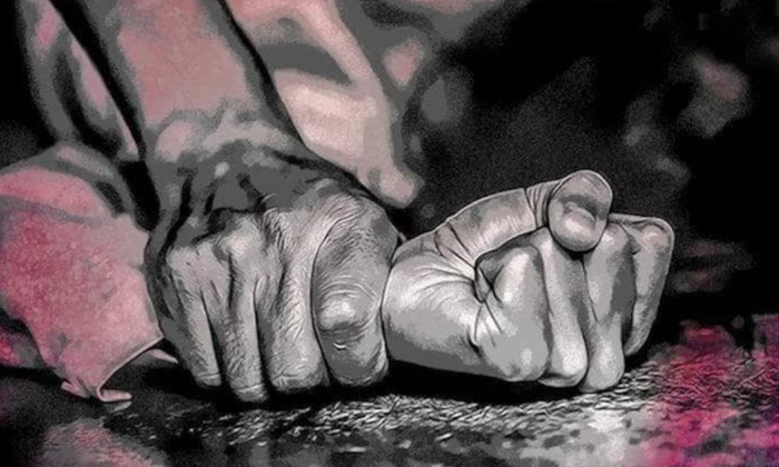  Teacher Who Taught Education Raped The Student,bhadrachalam,rape,student,kothagu-TeluguStop.com