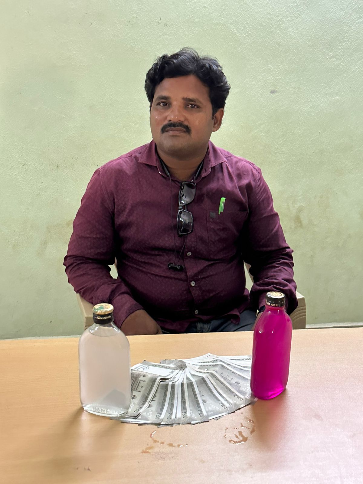  Caught Taking Bribe For Farm Survey  Surveyor-TeluguStop.com