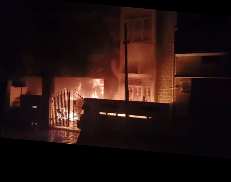 Tragedy In Chittoor.. Three People Including A Software Engineer Were Burnt Aliv Tragedy In Chittoor.. Three People Including A Software Engineer Were Burnt Aliv-TeluguStop.com