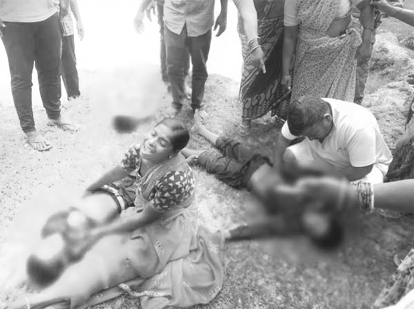  Three Children Died After Falling Into A Water Hole In Shad Nagar.-TeluguStop.com