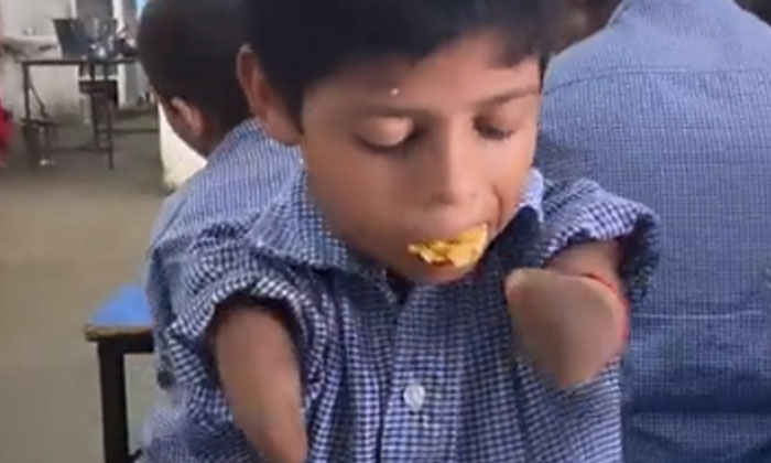  Viral: Watch This Disabled Boy And Learn What Can He Do Even With All His Limbs-TeluguStop.com