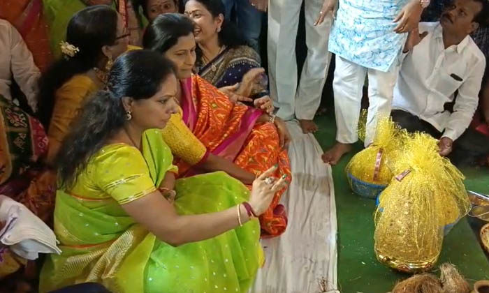  Kavitha By Mlc Visiting Balapur Ganasadhi , Mlc Kalvakuntla Kavitha, Balapur Gan-TeluguStop.com