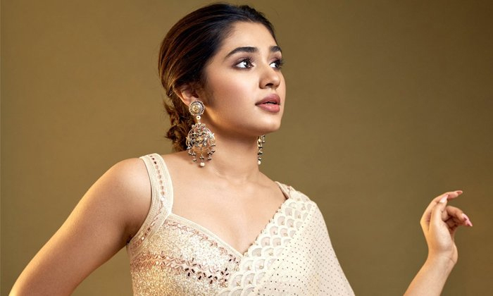  Krithi Shetty Pins All Hopes On Next Two Movies-TeluguStop.com