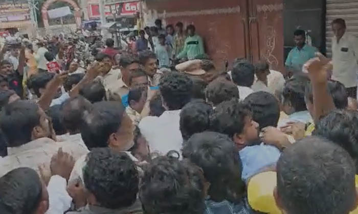  Tense Atmosphere At Gudivada One Town Police Station , Police Station, Gudivada,-TeluguStop.com