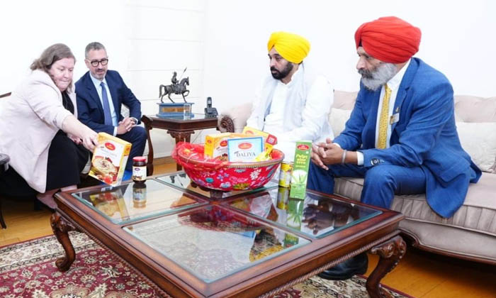 Cm Bhagwant Mann Invited The Canadian Delegation To Encourage The Entrepreneurs Cm Bhagwant Mann Invited The Canadian Delegation To Encourage The Entrepreneurs-TeluguStop.com