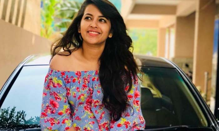  Telugu Heroine Komali Prasad Latest Instagram Pics Goes Viral On Social Media,he-TeluguStop.com