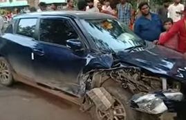 Car Accident In Eluru District.. Car Accident In Eluru District..-TeluguStop.com