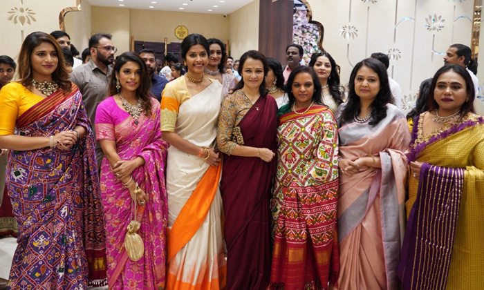 Telugu Akkineniamala, Akkineni, Hyderabad, Daughters, Srija, Sushmita-Movie