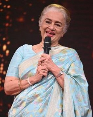  Asha Parekh To Be Conferred Dadasaheb Phalke Lifetime Achievement Award-TeluguStop.com