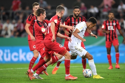  Bayern Munich Thrash Viktoria Cologne To Progress In German Cup-TeluguStop.com