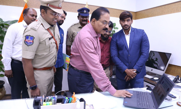  Bhadradri Kothagudem Police Portal Launched By Dgp M Mahendar Reddy, Dgp M Mah-TeluguStop.com