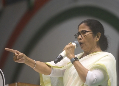  Centre Trying To Establish 'agency Raj', Deterring Job Creation: Mamata-TeluguStop.com