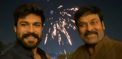  Chiranjeevi To Son Ram Charan On Completing 15 Years In Films: 'proud Of You My-TeluguStop.com