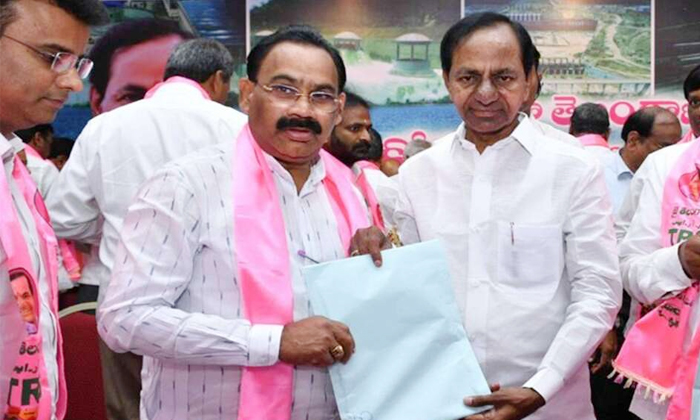  Cm Kcr Likely To Announce Kusuguntla Prabhakar Reddy As Trs Munugode Candidate D-TeluguStop.com